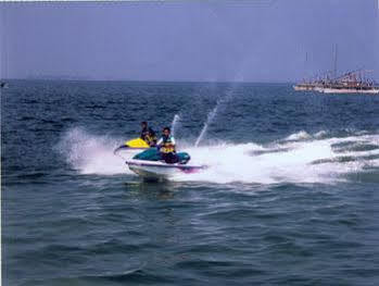 Pulau Ayer Resort And Cottages Jakarta Exteriör bild